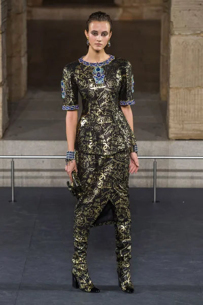 Look 35